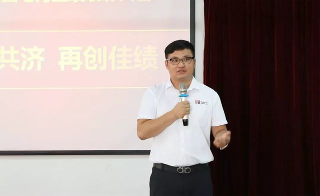 乾港集團(tuán)董事長(zhǎng)安俊峰 乾港集團(tuán)董事長(zhǎng)安俊峰